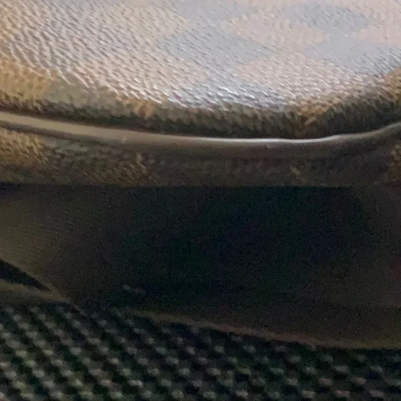 *** SOLD *** Authentic Louis Vuitton Damier Bosphore - Picture 7 of 13